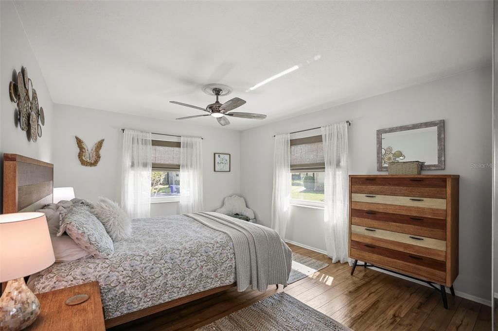 Activo con contrato: $369,000 (2 camas, 2 baños, 1110 Pies cuadrados)