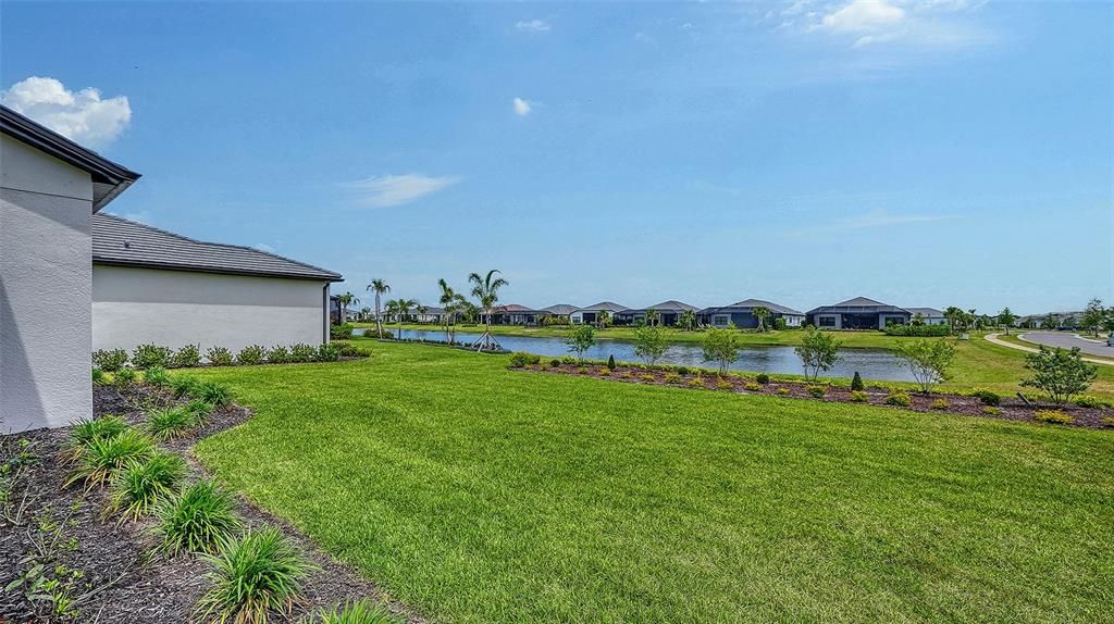 En Venta: $1,025,000 (3 camas, 3 baños, 2700 Pies cuadrados)