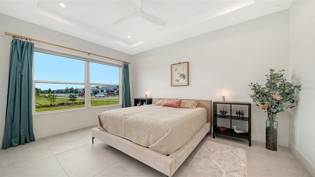 En Venta: $1,025,000 (3 camas, 3 baños, 2700 Pies cuadrados)