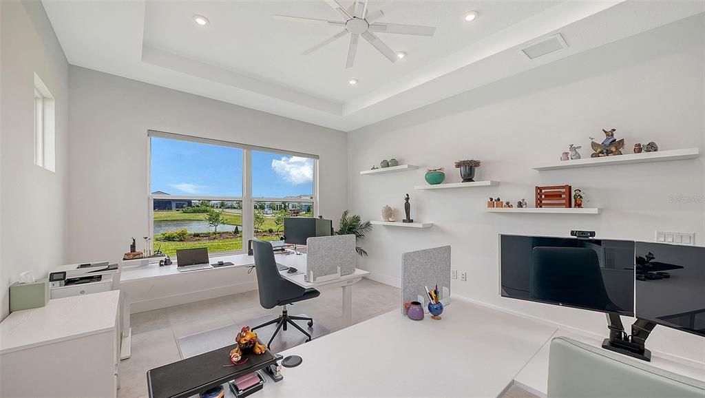 En Venta: $1,025,000 (3 camas, 3 baños, 2700 Pies cuadrados)