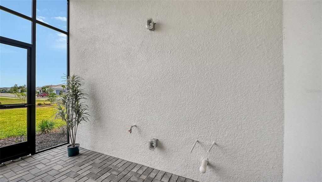 En Venta: $1,025,000 (3 camas, 3 baños, 2700 Pies cuadrados)