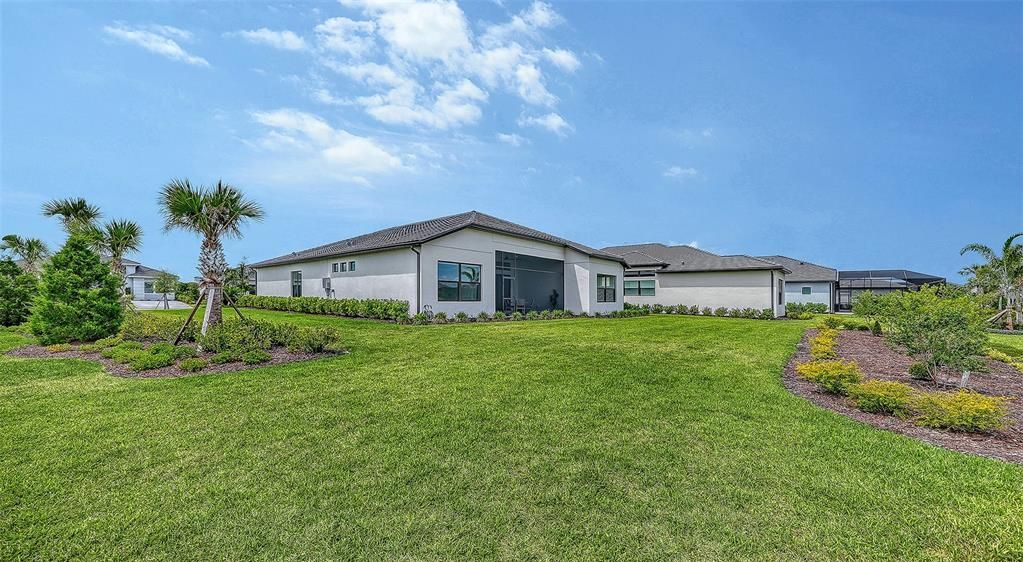 En Venta: $1,025,000 (3 camas, 3 baños, 2700 Pies cuadrados)
