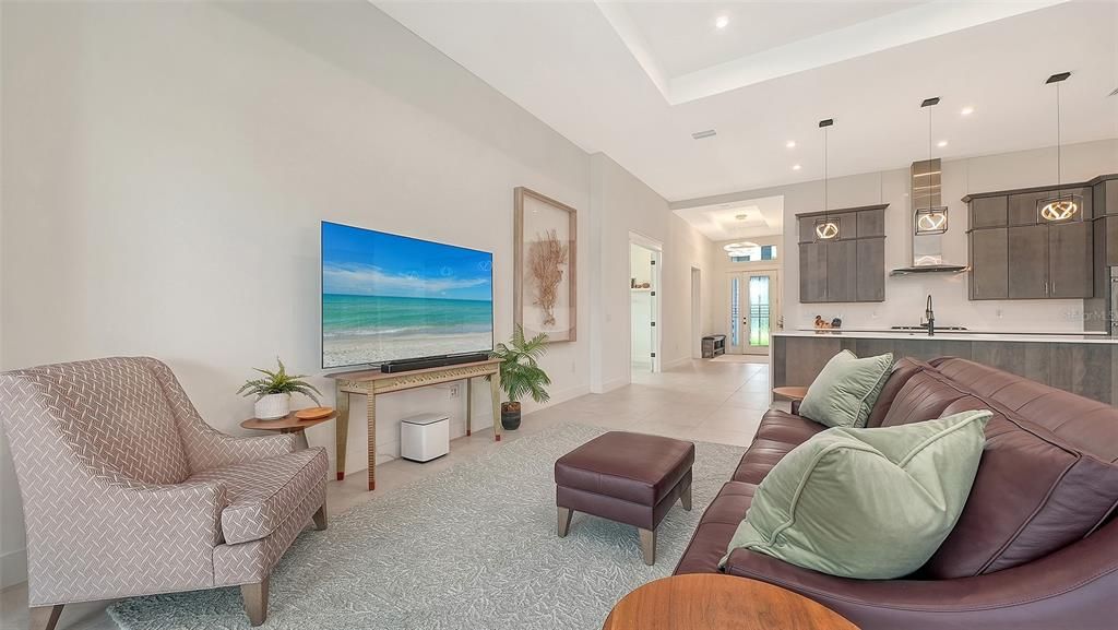 En Venta: $1,025,000 (3 camas, 3 baños, 2700 Pies cuadrados)