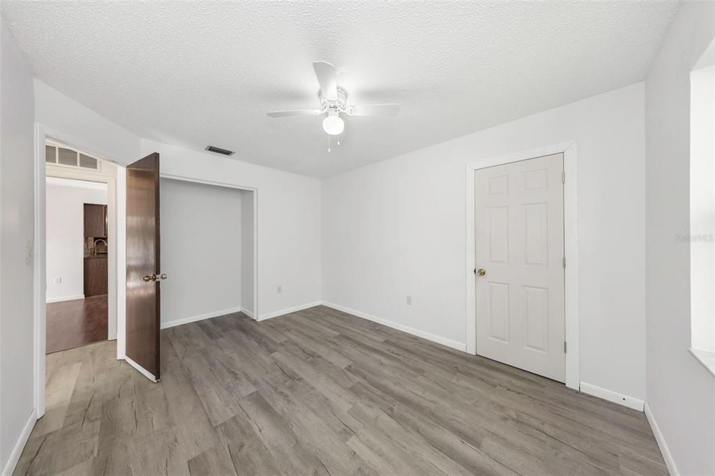 Activo con contrato: $449,900 (3 camas, 2 baños, 1572 Pies cuadrados)