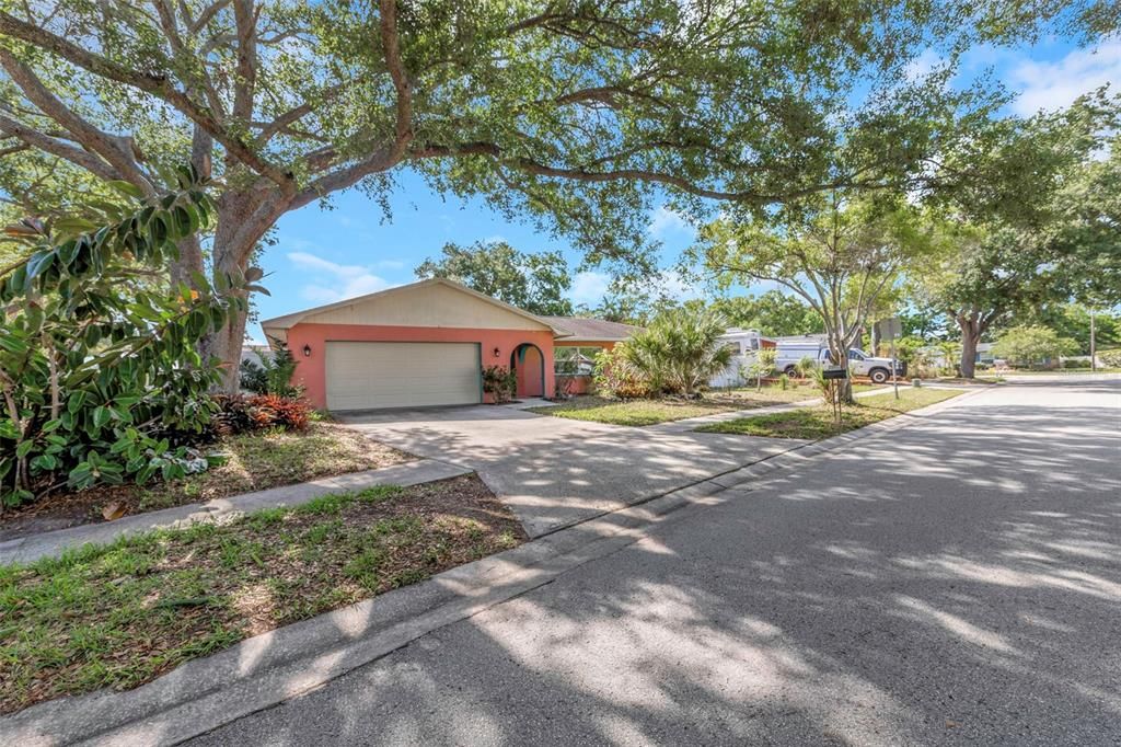 Activo con contrato: $449,900 (3 camas, 2 baños, 1572 Pies cuadrados)