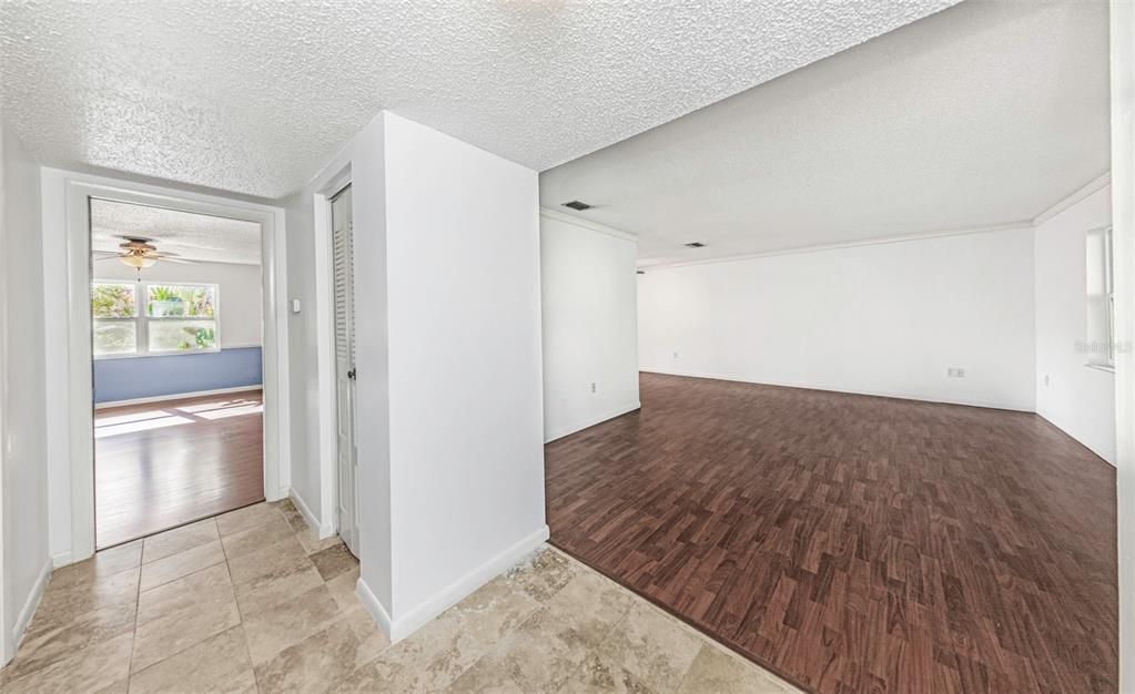 Activo con contrato: $449,900 (3 camas, 2 baños, 1572 Pies cuadrados)