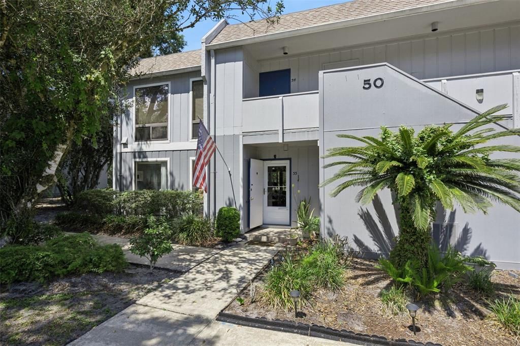 For Sale: $179,500 (2 beds, 2 baths, 972 Square Feet)