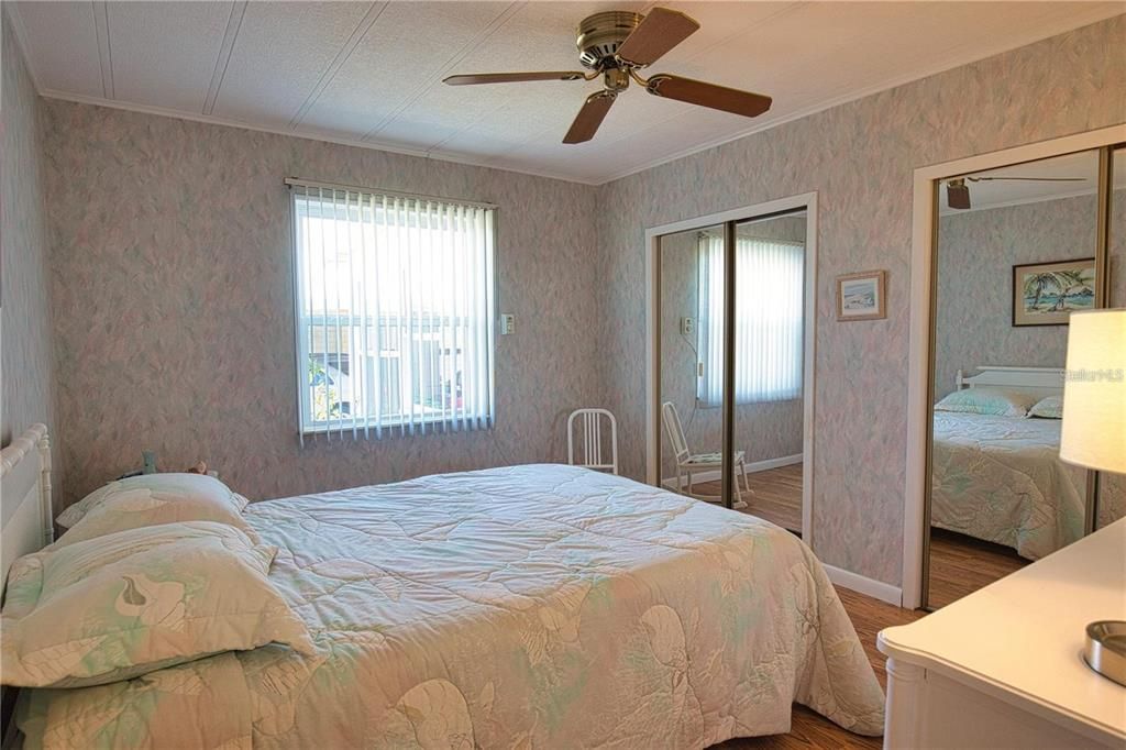 На продажу: $129,900 (2 спален, 2 ванн, 1242 Квадратных фут)