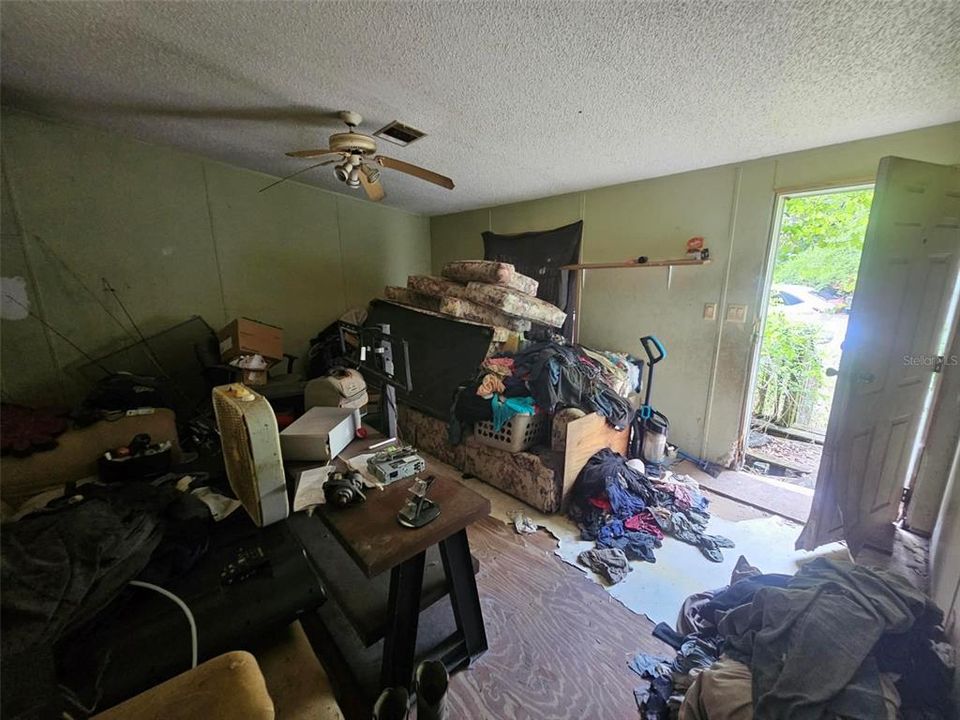 For Sale: $44,002 (3 beds, 2 baths, 1568 Square Feet)