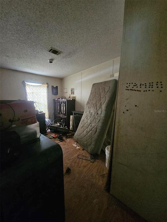For Sale: $44,002 (3 beds, 2 baths, 1568 Square Feet)