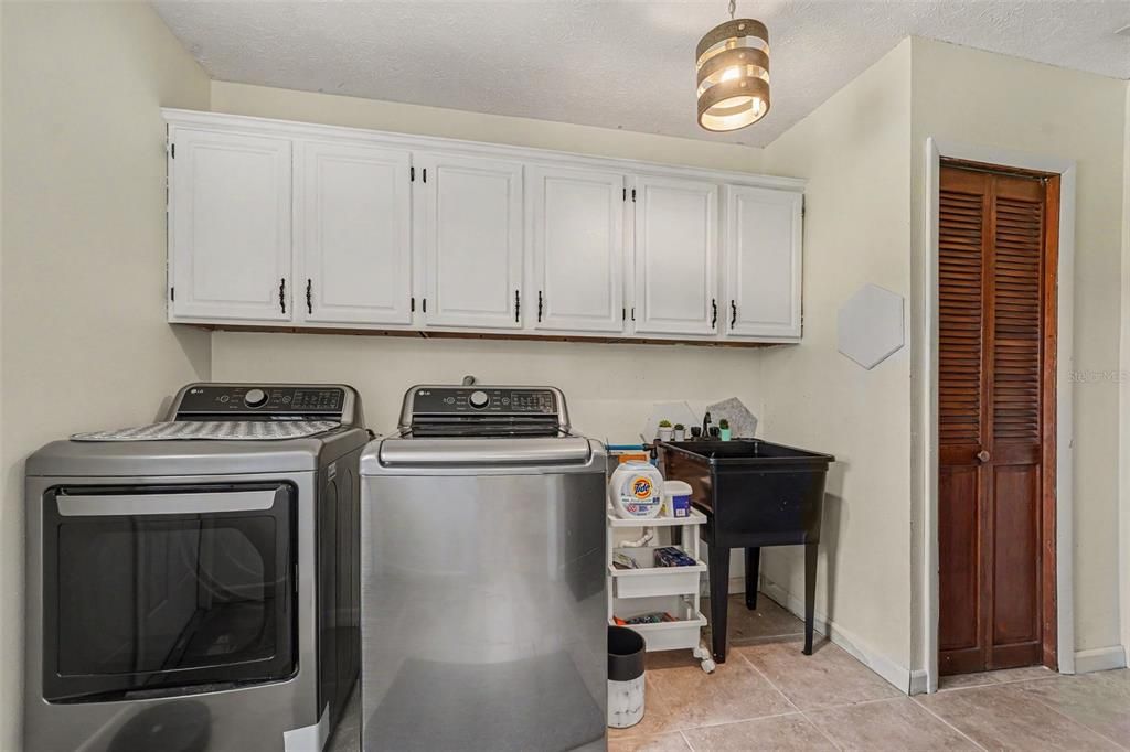 En Venta: $560,000 (4 camas, 2 baños, 2908 Pies cuadrados)
