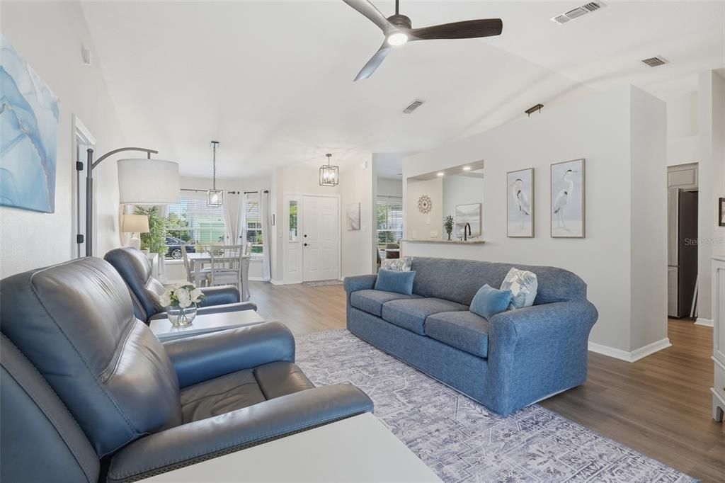 For Sale: $244,500 (3 beds, 2 baths, 1610 Square Feet)