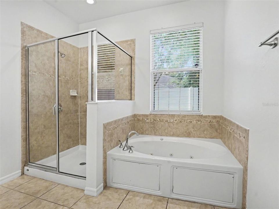 For Sale: $389,900 (4 beds, 2 baths, 2001 Square Feet)