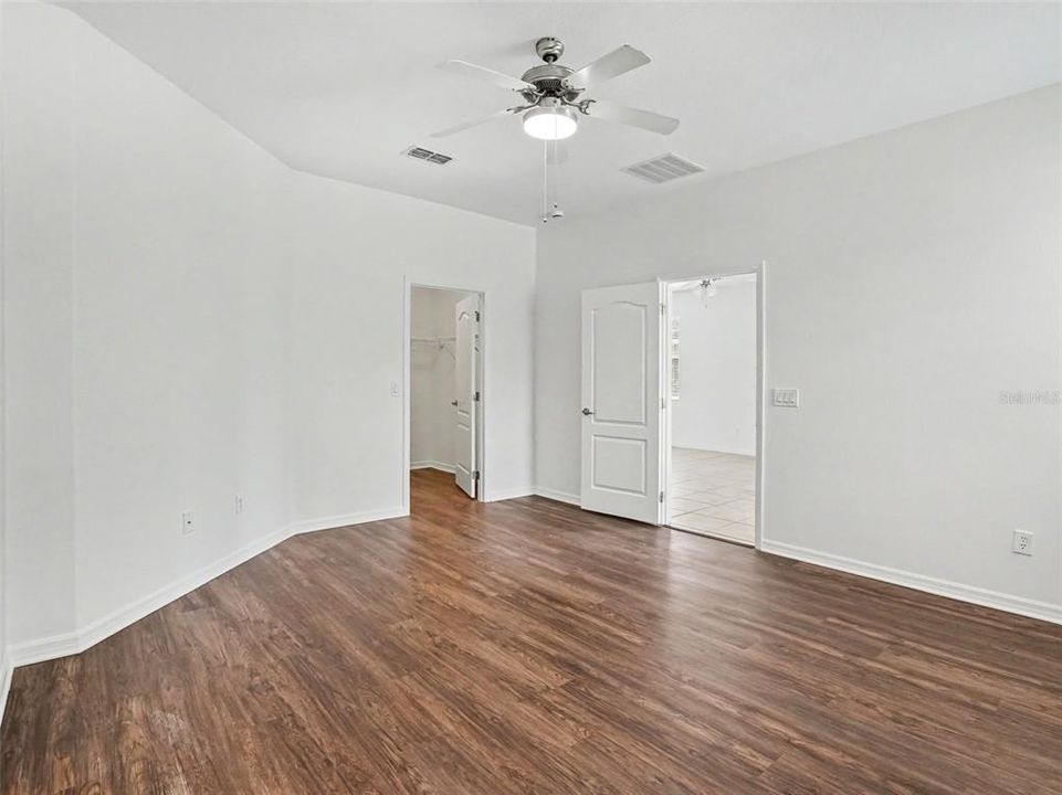 For Sale: $389,900 (4 beds, 2 baths, 2001 Square Feet)