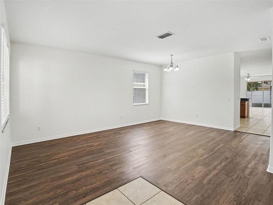 For Sale: $389,900 (4 beds, 2 baths, 2001 Square Feet)