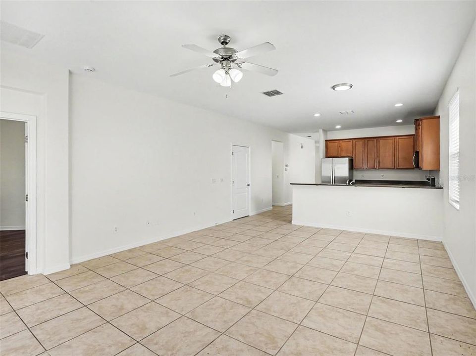 For Sale: $389,900 (4 beds, 2 baths, 2001 Square Feet)