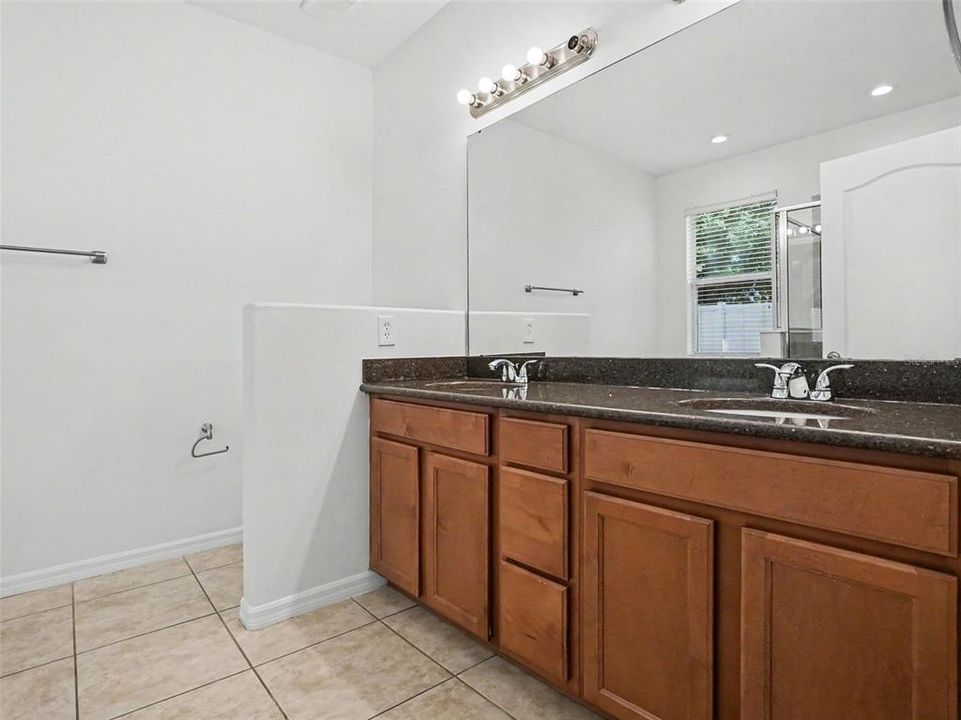 For Sale: $389,900 (4 beds, 2 baths, 2001 Square Feet)