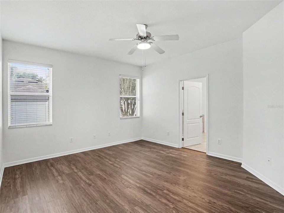 For Sale: $389,900 (4 beds, 2 baths, 2001 Square Feet)