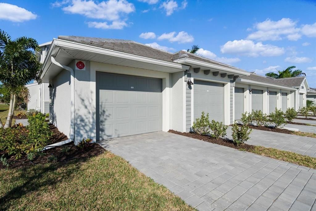 For Rent: $3,200 (2 beds, 2 baths, 1569 Square Feet)