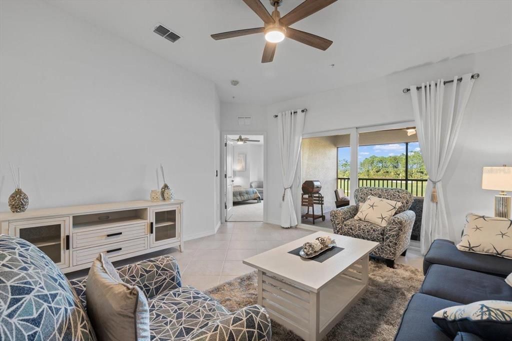 For Rent: $3,200 (2 beds, 2 baths, 1569 Square Feet)