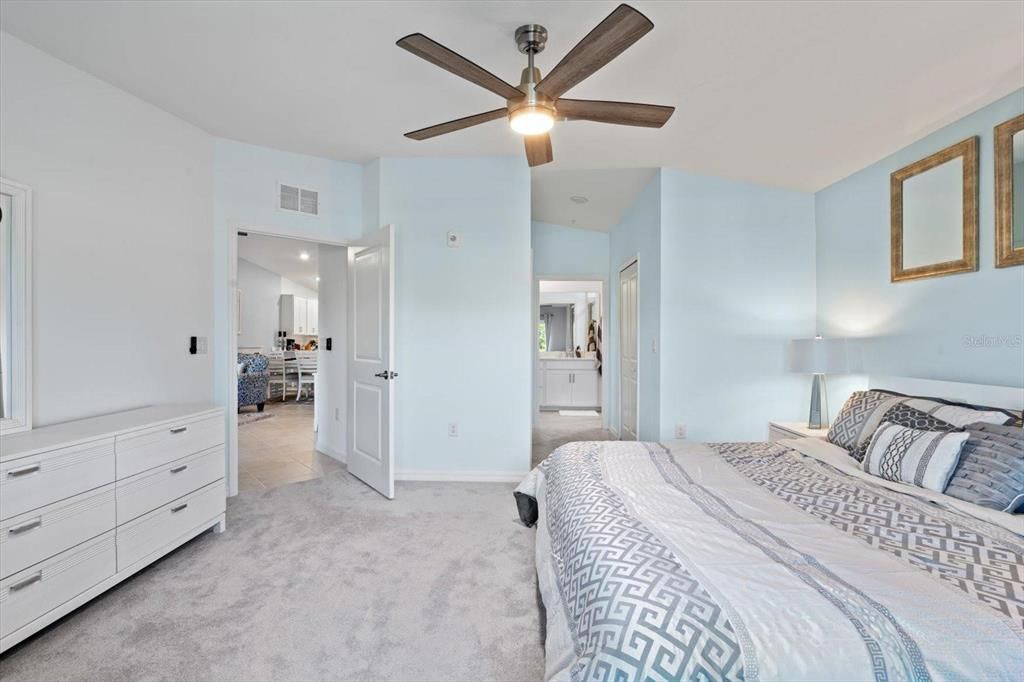 For Rent: $3,200 (2 beds, 2 baths, 1569 Square Feet)