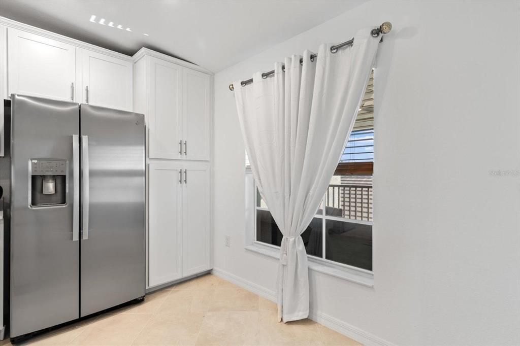 For Rent: $3,200 (2 beds, 2 baths, 1569 Square Feet)