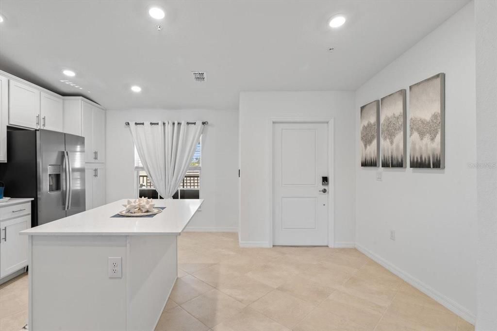 For Rent: $3,200 (2 beds, 2 baths, 1569 Square Feet)
