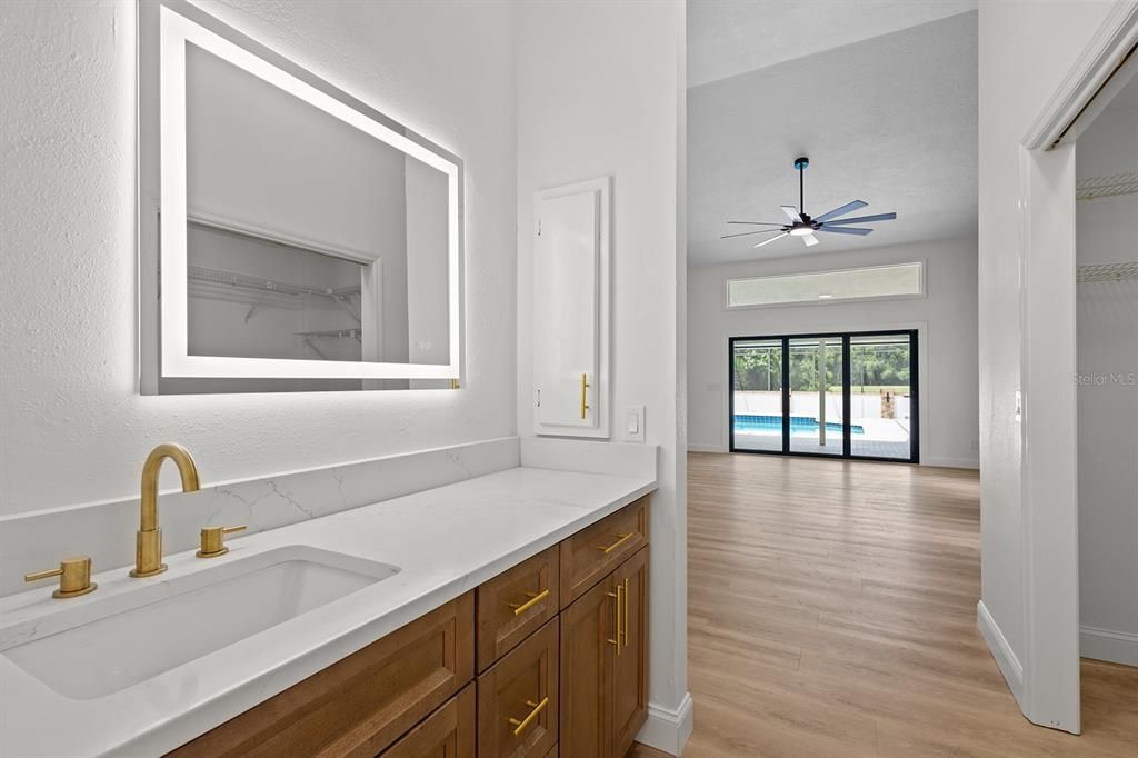 En Venta: $1,224,000 (4 camas, 5 baños, 4371 Pies cuadrados)