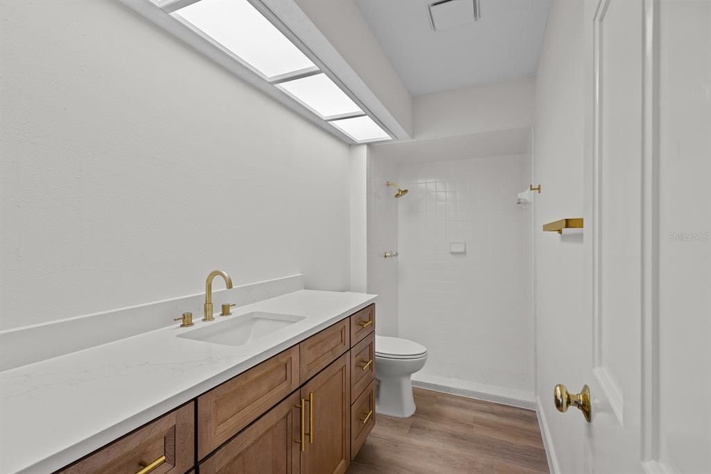 En Venta: $1,224,000 (4 camas, 5 baños, 4371 Pies cuadrados)