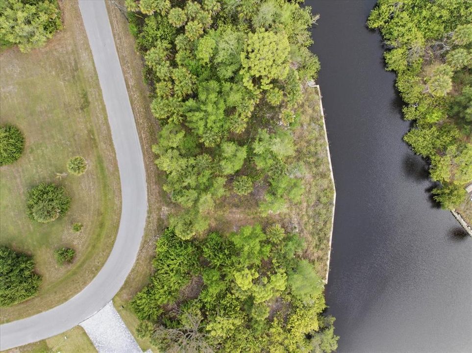 На продажу: $180,000 (0.34 acres)