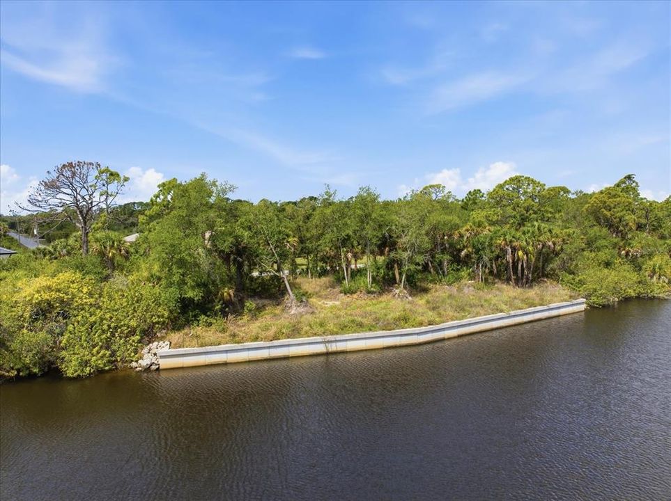 На продажу: $180,000 (0.34 acres)