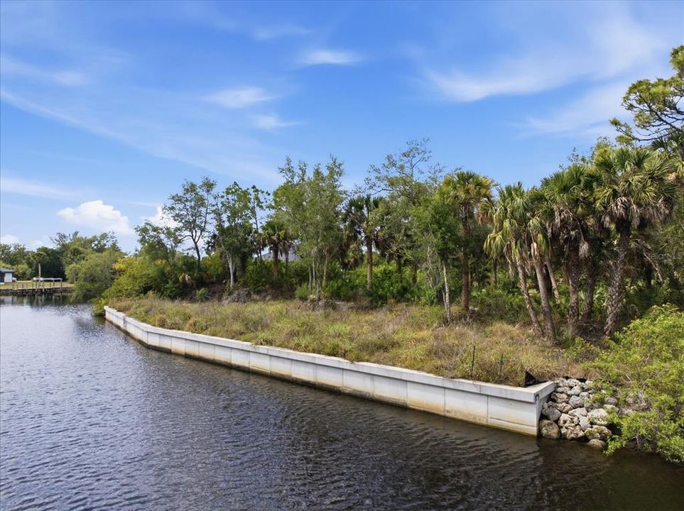 На продажу: $180,000 (0.34 acres)