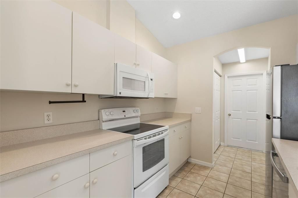 Activo con contrato: $269,000 (3 camas, 2 baños, 1534 Pies cuadrados)