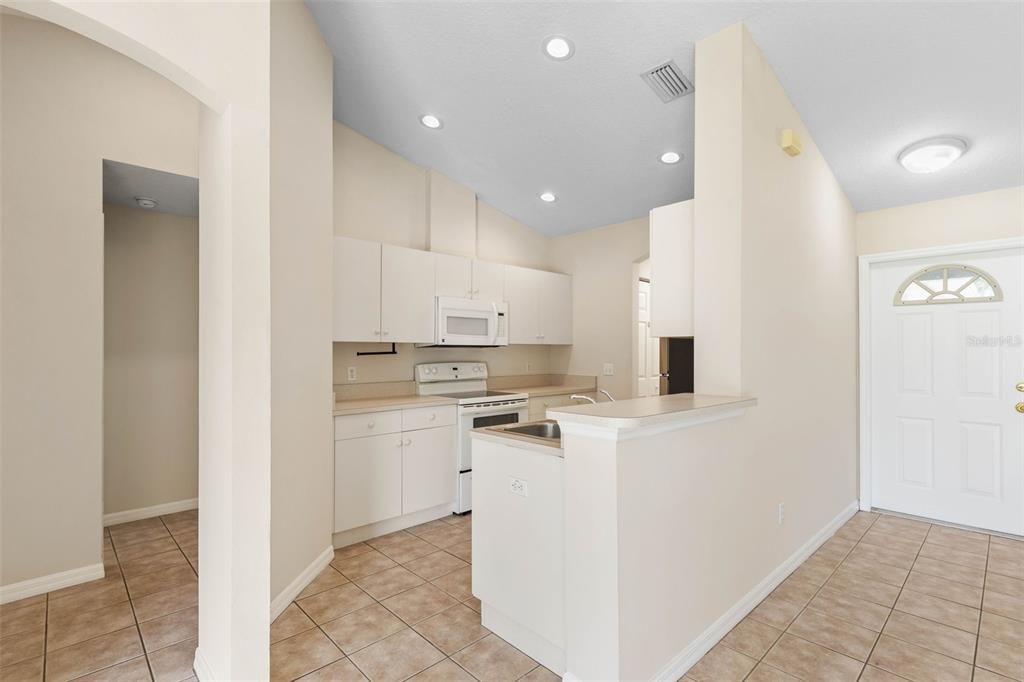 Activo con contrato: $269,000 (3 camas, 2 baños, 1534 Pies cuadrados)