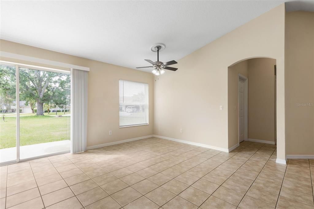 Activo con contrato: $269,000 (3 camas, 2 baños, 1534 Pies cuadrados)