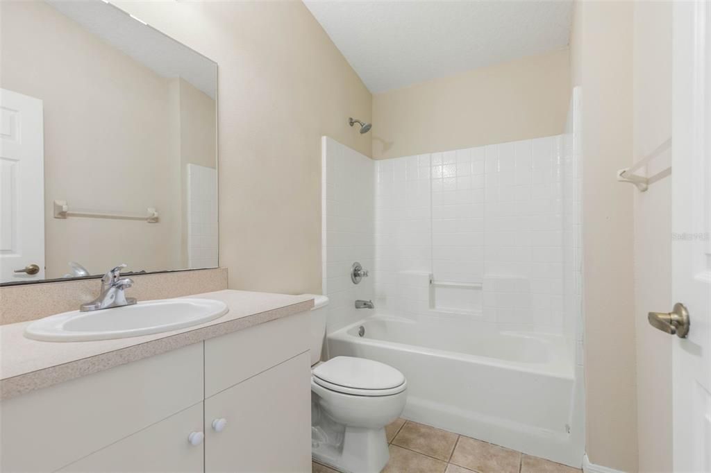 Activo con contrato: $269,000 (3 camas, 2 baños, 1534 Pies cuadrados)