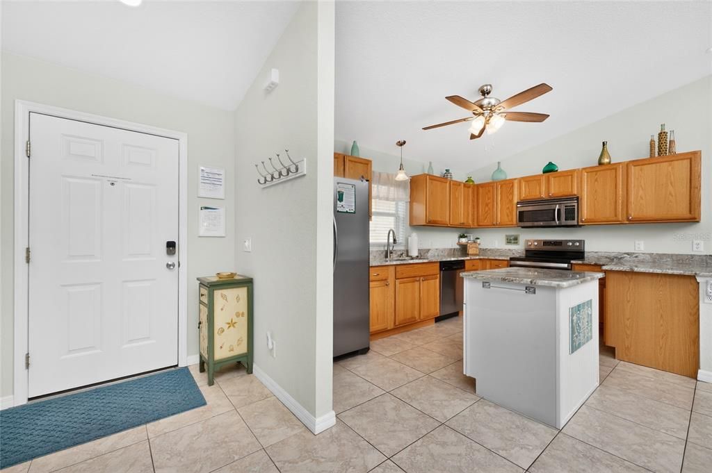 Activo con contrato: $364,900 (3 camas, 2 baños, 1436 Pies cuadrados)