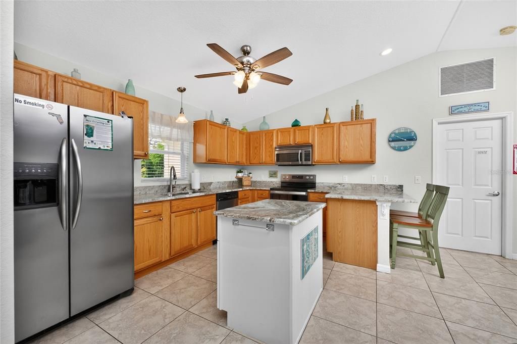Activo con contrato: $364,900 (3 camas, 2 baños, 1436 Pies cuadrados)