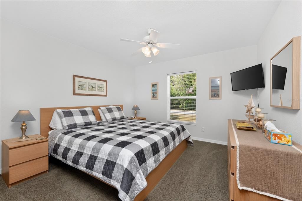 Activo con contrato: $364,900 (3 camas, 2 baños, 1436 Pies cuadrados)