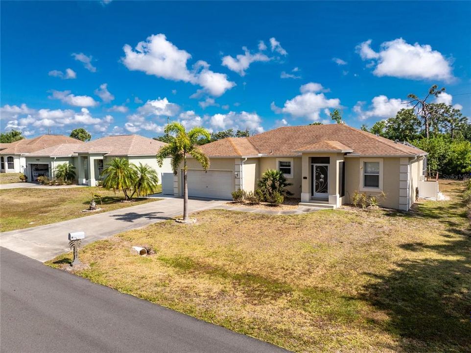 Activo con contrato: $364,900 (3 camas, 2 baños, 1436 Pies cuadrados)