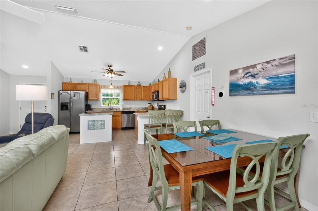 Activo con contrato: $364,900 (3 camas, 2 baños, 1436 Pies cuadrados)