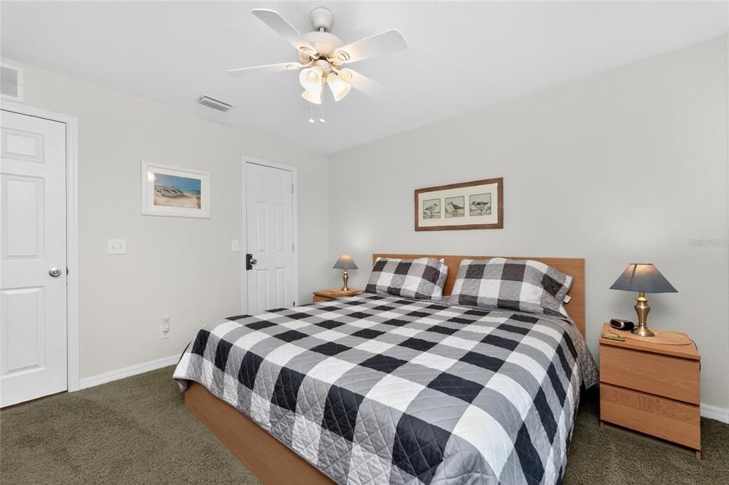 Activo con contrato: $364,900 (3 camas, 2 baños, 1436 Pies cuadrados)