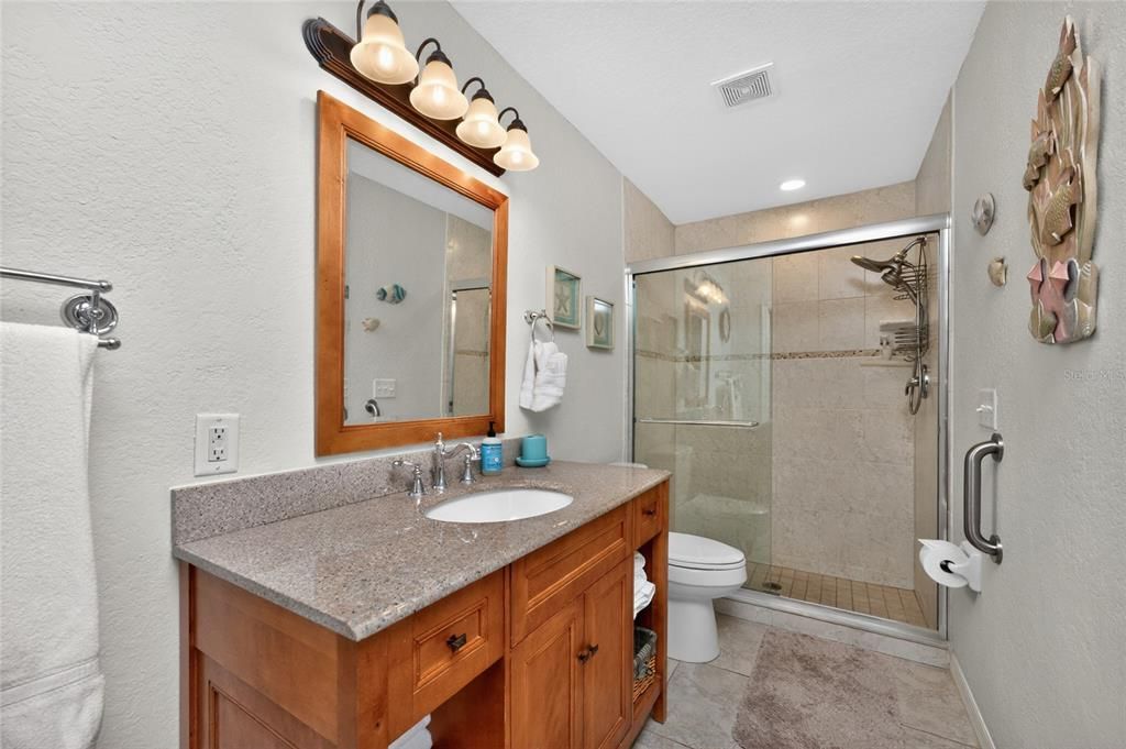 Activo con contrato: $364,900 (3 camas, 2 baños, 1436 Pies cuadrados)