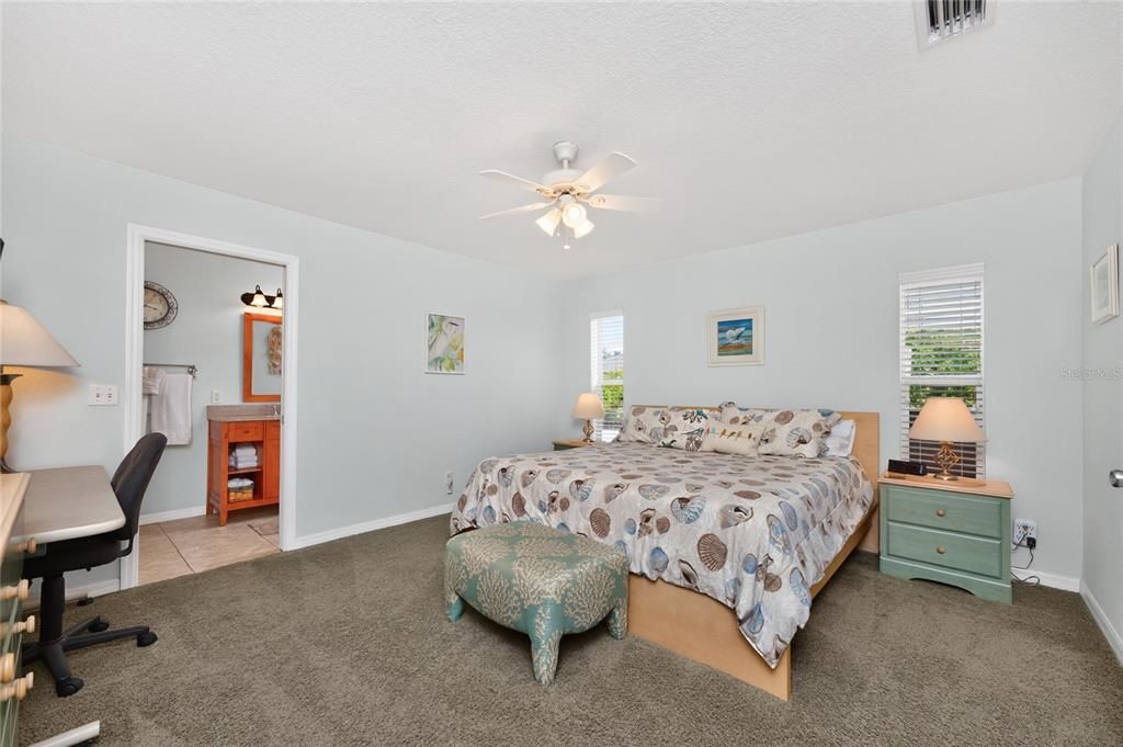 Activo con contrato: $364,900 (3 camas, 2 baños, 1436 Pies cuadrados)