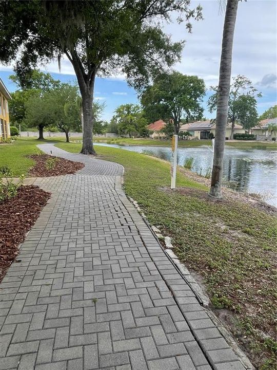 For Sale: $307,500 (2 beds, 2 baths, 1128 Square Feet)