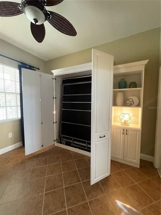 For Sale: $307,500 (2 beds, 2 baths, 1128 Square Feet)