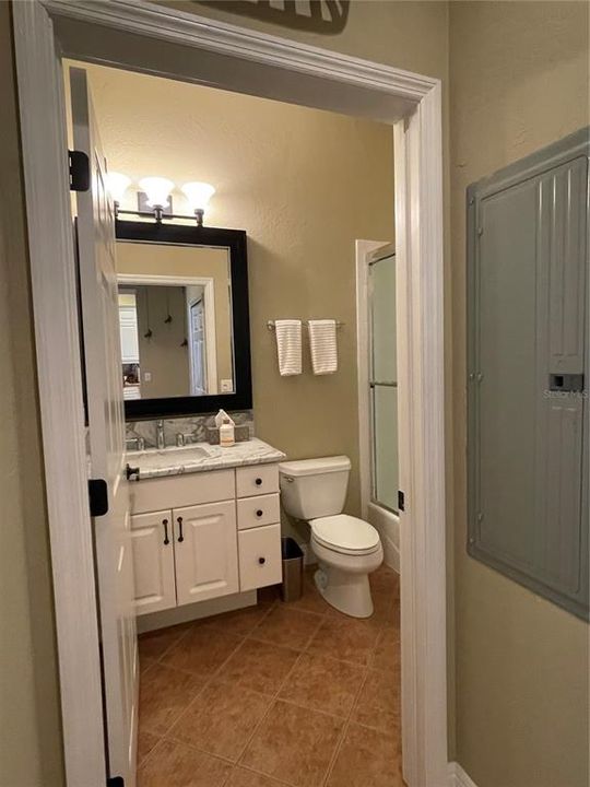 For Sale: $307,500 (2 beds, 2 baths, 1128 Square Feet)