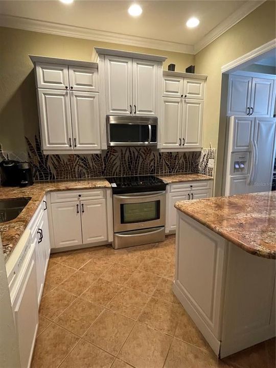 For Sale: $307,500 (2 beds, 2 baths, 1128 Square Feet)