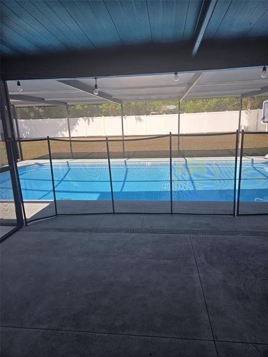 Active With Contract: $430,000 (4 beds, 2 baths, 1339 Square Feet)