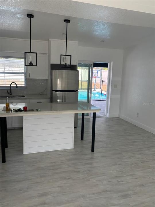 Active With Contract: $430,000 (4 beds, 2 baths, 1339 Square Feet)
